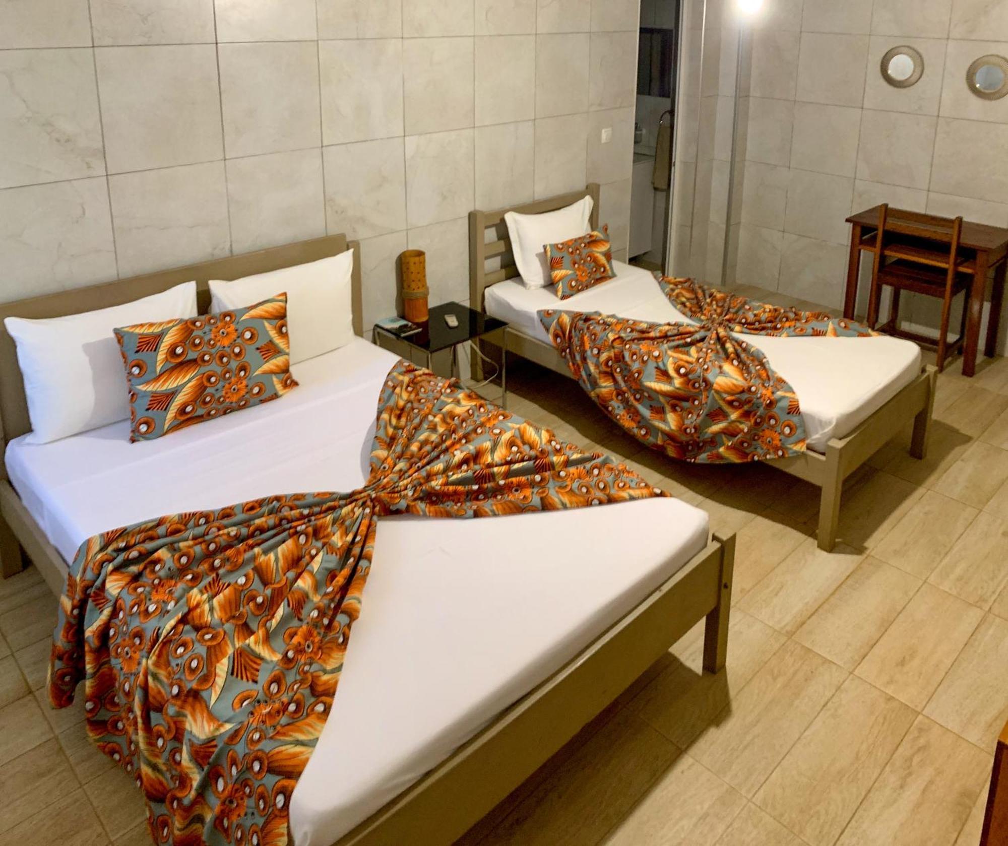Sao Pedro Guesthouse ساو تومي الغرفة الصورة
